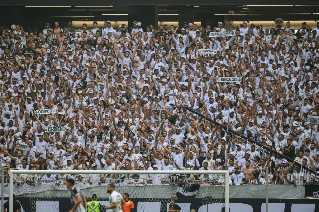 Foto: Alessandra Torres/AGIF – Comportamento da torcid pode punir Atlético-MG
