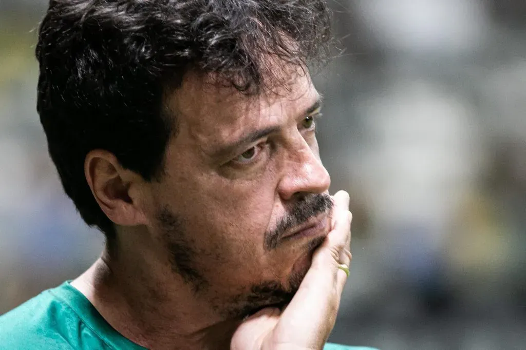 Foto: Fernando Moreno/AGIF – Fernando Diniz tecnico do Fluminense durante partida contra o Atletico-MG no estadio Arena MRV pelo campeonato Brasileiro A 2023.