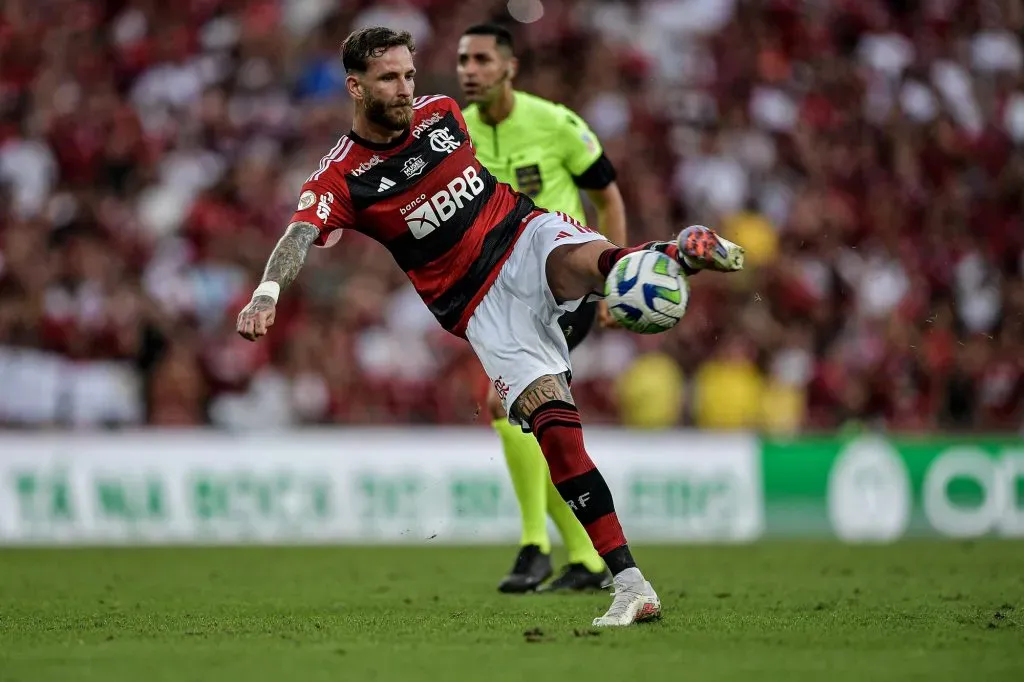 Thiago Ribeiro/AGIF – Léo Pereira pode desfalcar o Flamengo contra o Santos
