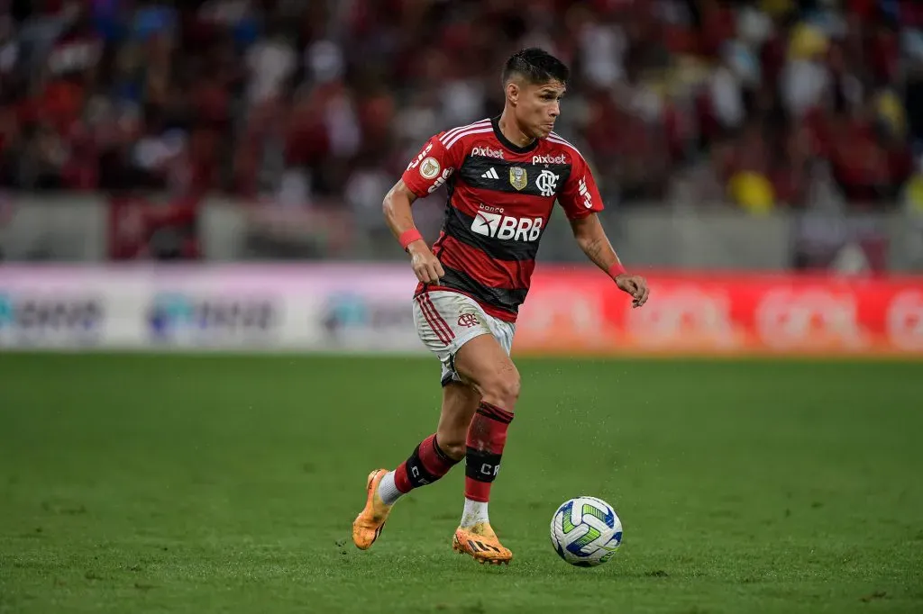 Luiz Araújo pode ser titular no Flamengo. Foto: Thiago Ribeiro/AGIF