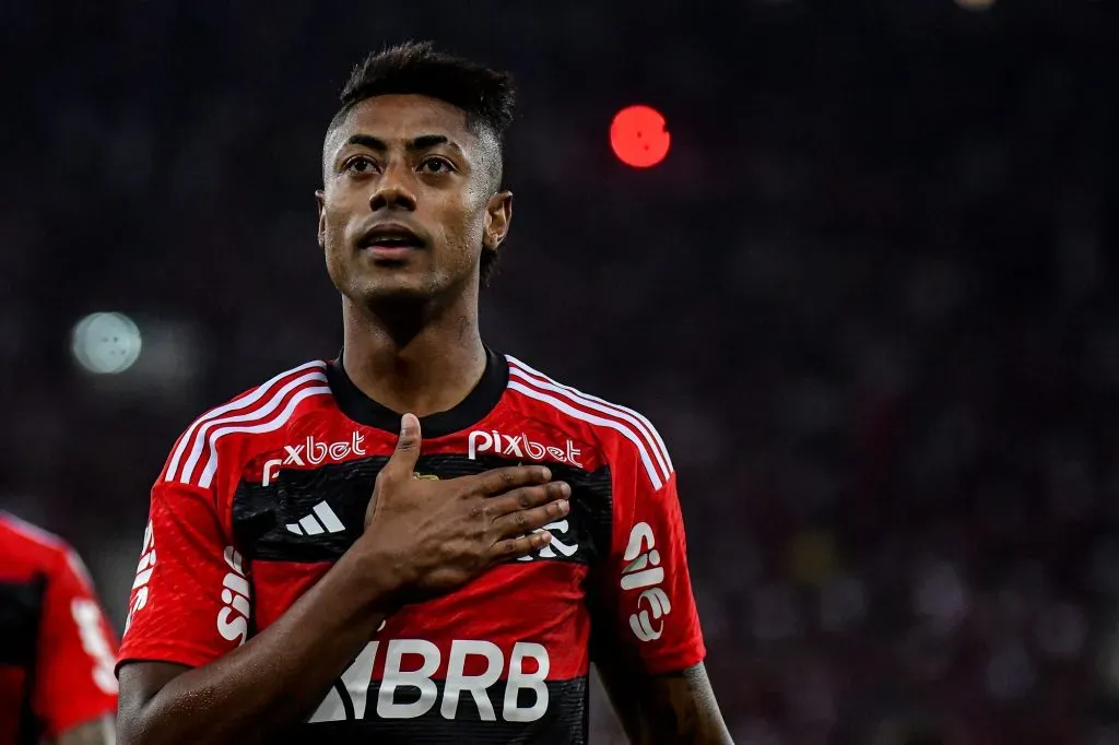 Bruno Henrique com a camisa do Fla – Foto: Thiago Ribeiro/AGIF