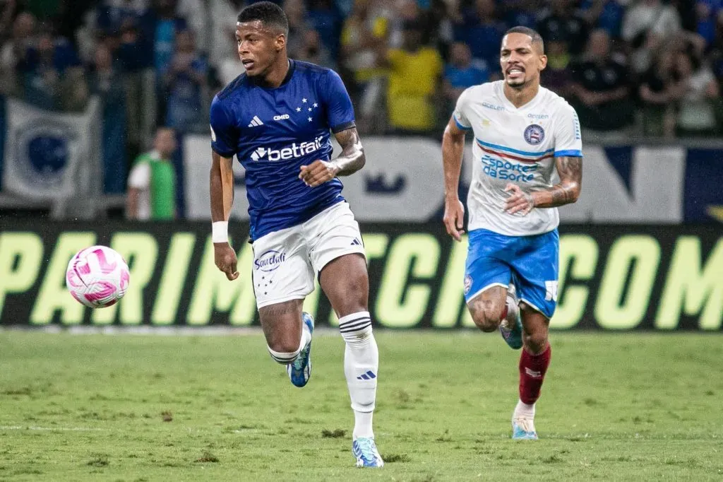 Foto: Fernando Moreno/AGIF – Cruzeiro enfrenta o Coritiba fora de casa
