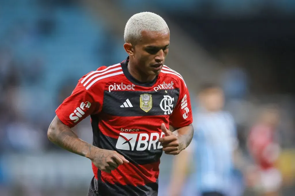 Foto: Pedro H. Tesch/AGIF – Wesley pode estar de saída do Flamengo