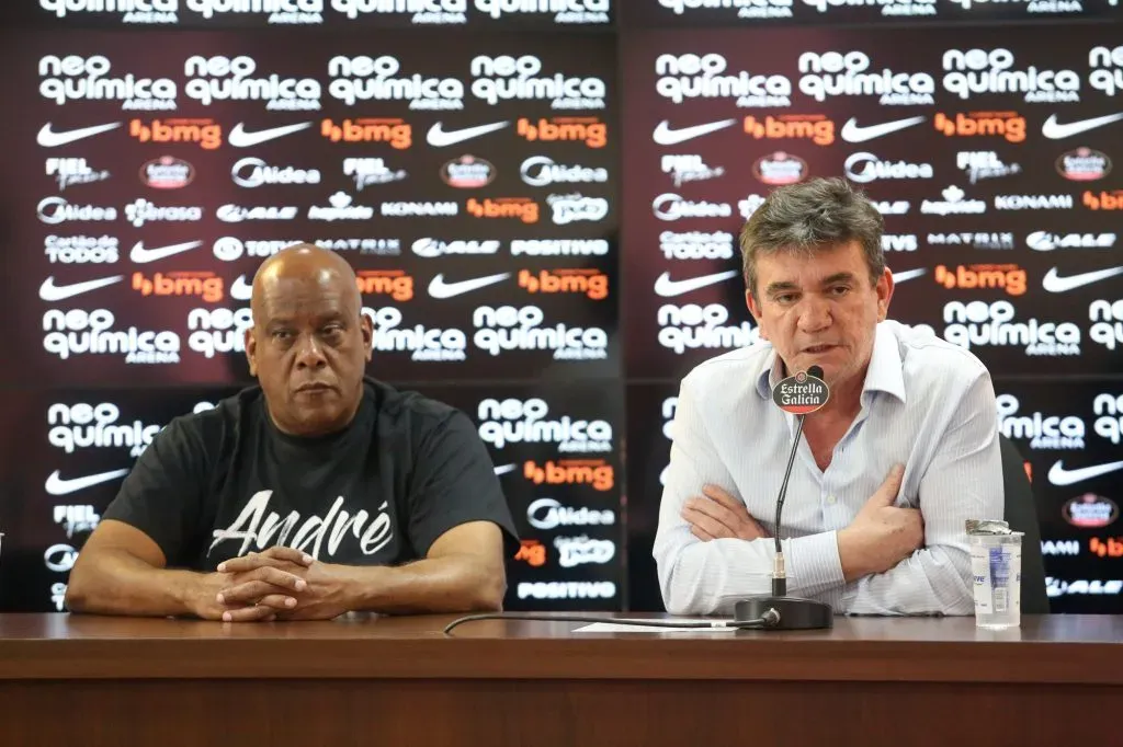 André Negão ao lado de Andrés Sanchez: A dupla pode retomar seus trabalhos no Alvinegro – Foto: Agência Corinthians – Rodrigo Coca