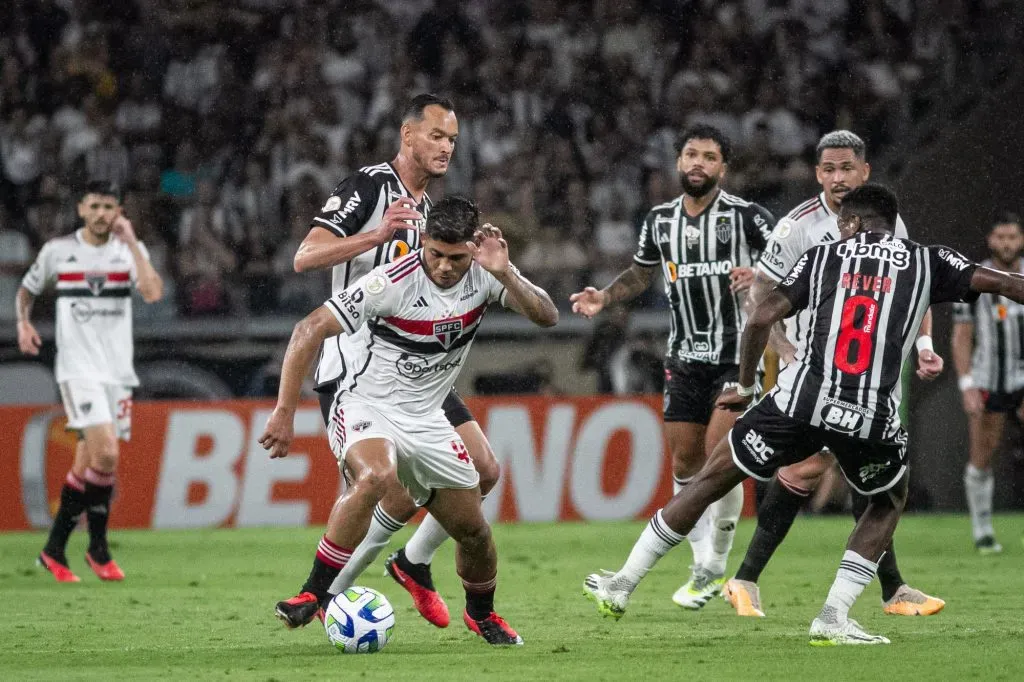 Erison durante a partida com o Atlético-MG. Foto: Fernando Moreno/AGIF