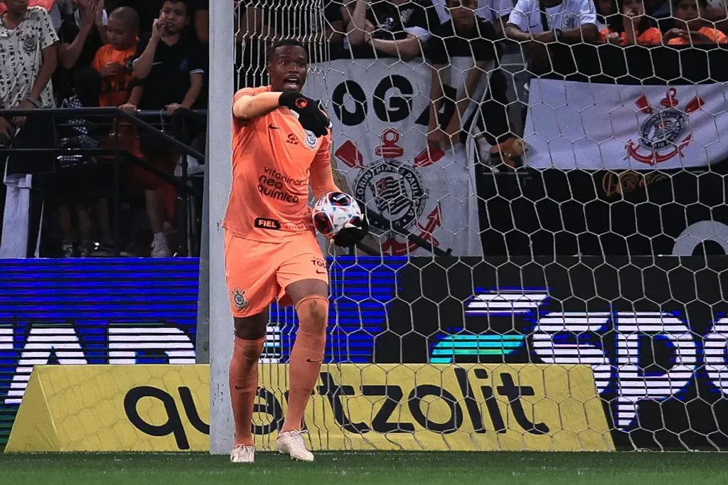 Carlos Miguel está na lista do Grêmio – Foto: Ettore Chiereguini/AGIF.