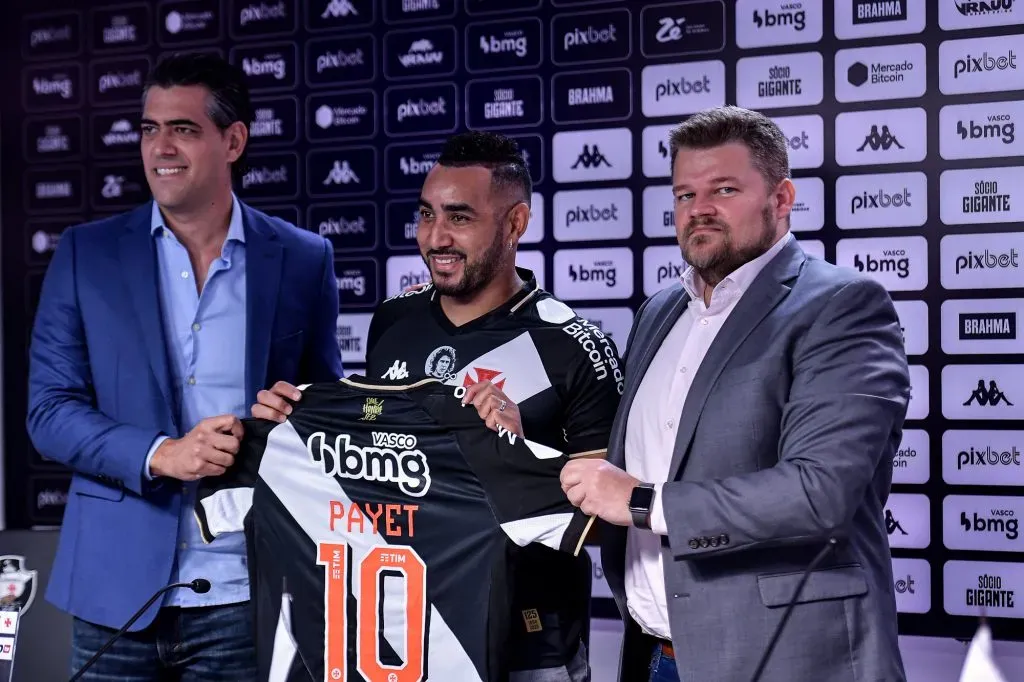 Bracks e Lucio em apresentação de Payet. Foto: Thiago Ribeiro/AGIF