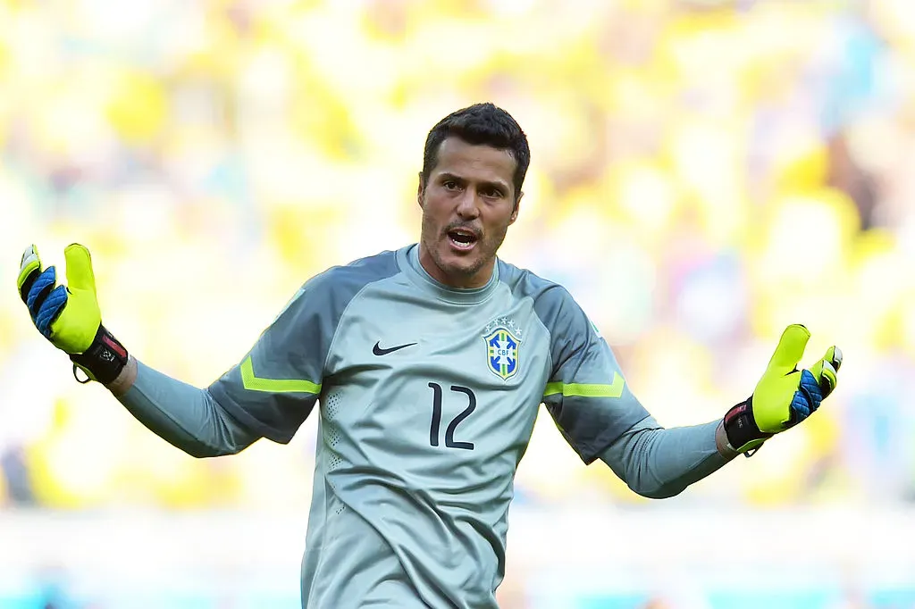 BELO HORIZONTE, BRAZIL – JUNE 28:  Julio Cesar of Brazil reacts during the 2014 FIFA World Cup Brazil round of 16 match between Brazil and Chile at Estadio Mineirao on June 28, 2014 in Belo Horizonte, Brazil.  (Photo by Buda Mendes/Getty Images)