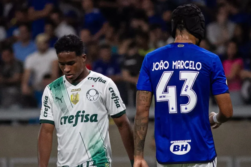 Endrick jogando contra o Cruzeiro. Foto: Fernando Moreno/AGIF