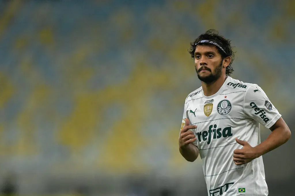 Gustavo Scarpa durante a sua passagem no Palmeiras em 2022. Foto: Thiago Ribeiro/AGIF