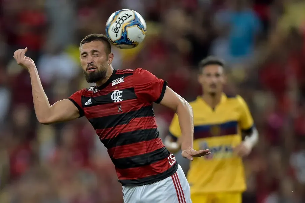 Léo Duarte quando estava no Flamengo – Foto: Thiago Ribeiro/AGIF