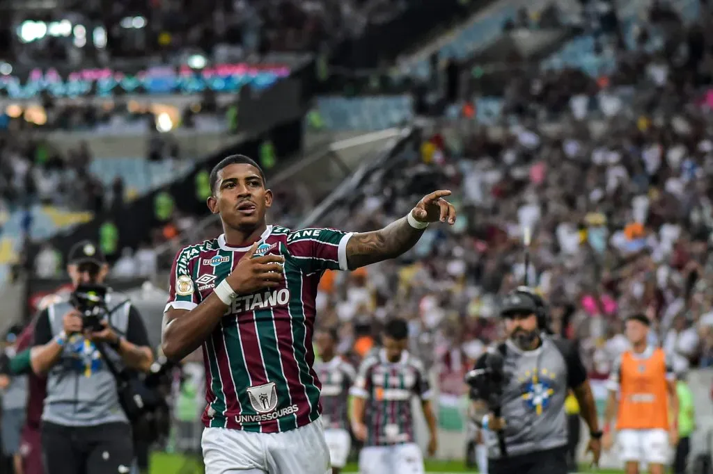 John Kennedy jogador do Fluminense comemora seu gol durante partida contra o Coritiba no estadio Maracana pelo campeonato Brasileiro A 2023. Thiago Ribeiro/AGIF