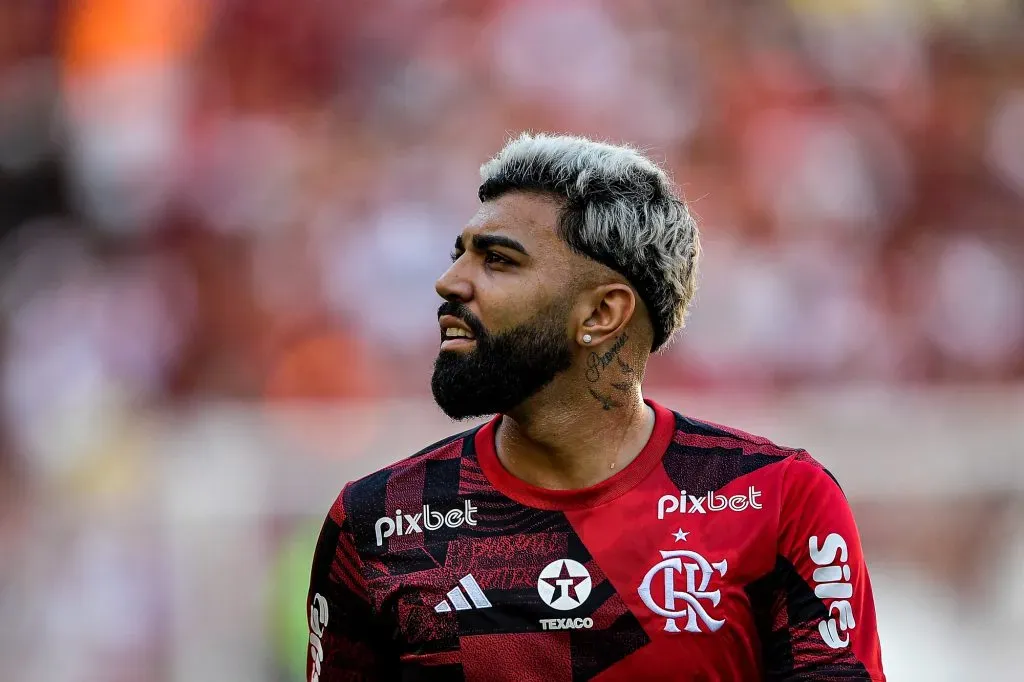 Gabigol jogador do Flamengo durante aquecimento antes da partida contra o America no estadio Maracana pelo campeonato Brasileiro A 2023. Foto: Thiago Ribeiro/AGIF