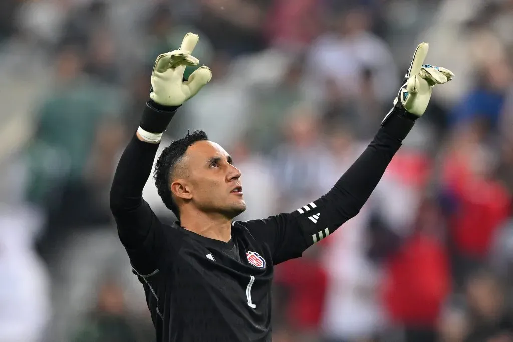 Keylor Navas não está defendendo a Costa Rica na Copa América e foi oferecido ao Santos – Foto: Stu Forster/Getty Images