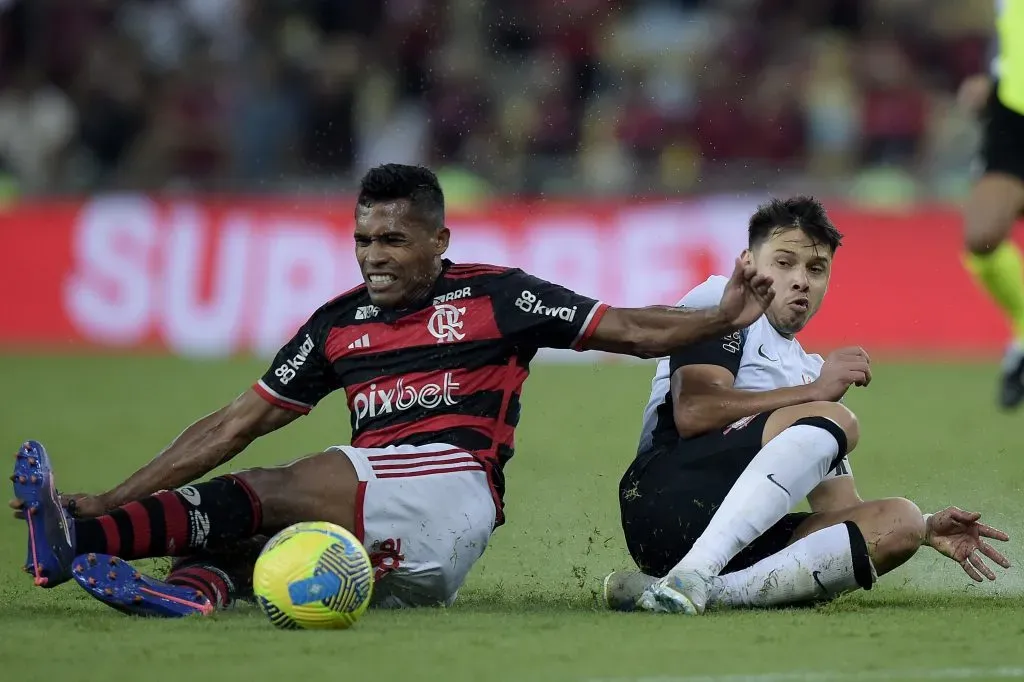 Partida disputada no Maracanã foi decidida com gol de Alex Sandro. Foto: Alexandre Loureiro/AGIF