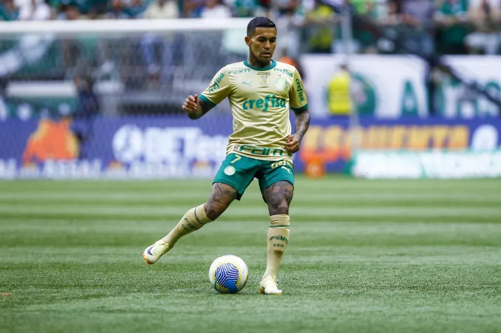 Dudu durante a partida contra o Fluminense. Foto: Marco Miatelo/AGIF