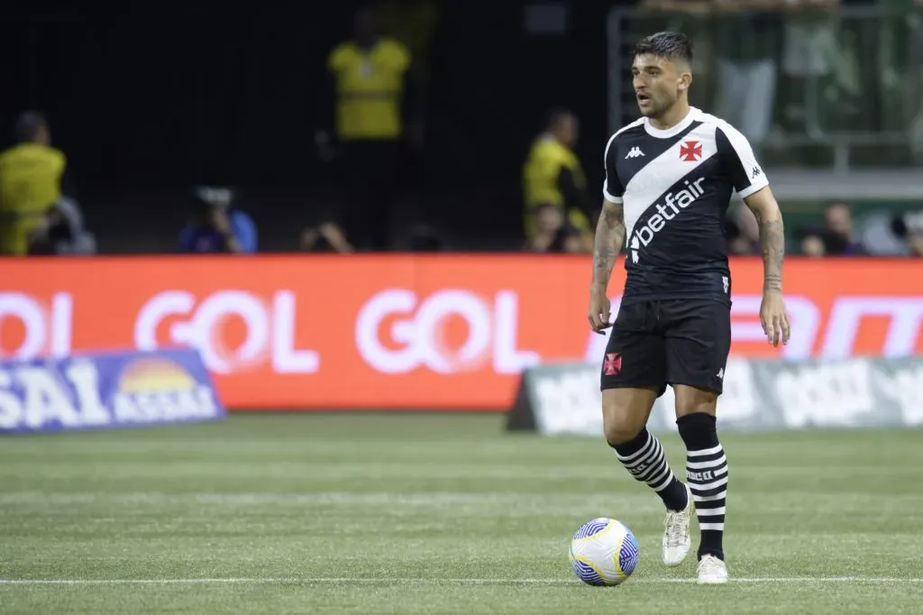 Foto: Anderson Romao/AGIF – Victor Luís fica no Vasco