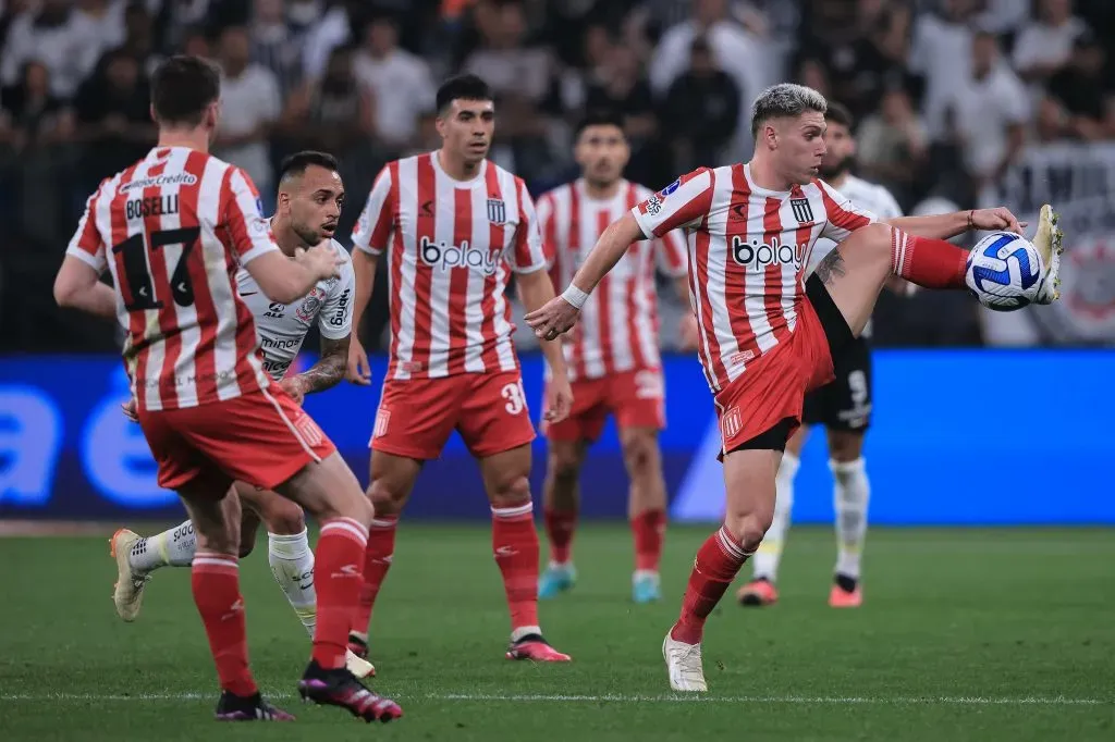 SP – SAO PAULO – 22/08/2023 – COPA SUL-AMERICANA 2023, CORINTHIANS X ESTUDIANTES – Rollheiser jogador do Estudiantes durante partida contra o Corinthians no estadio Arena Corinthians pelo campeonato Copa Sul-Americana 2023. Foto: Ettore Chiereguini/AGIF