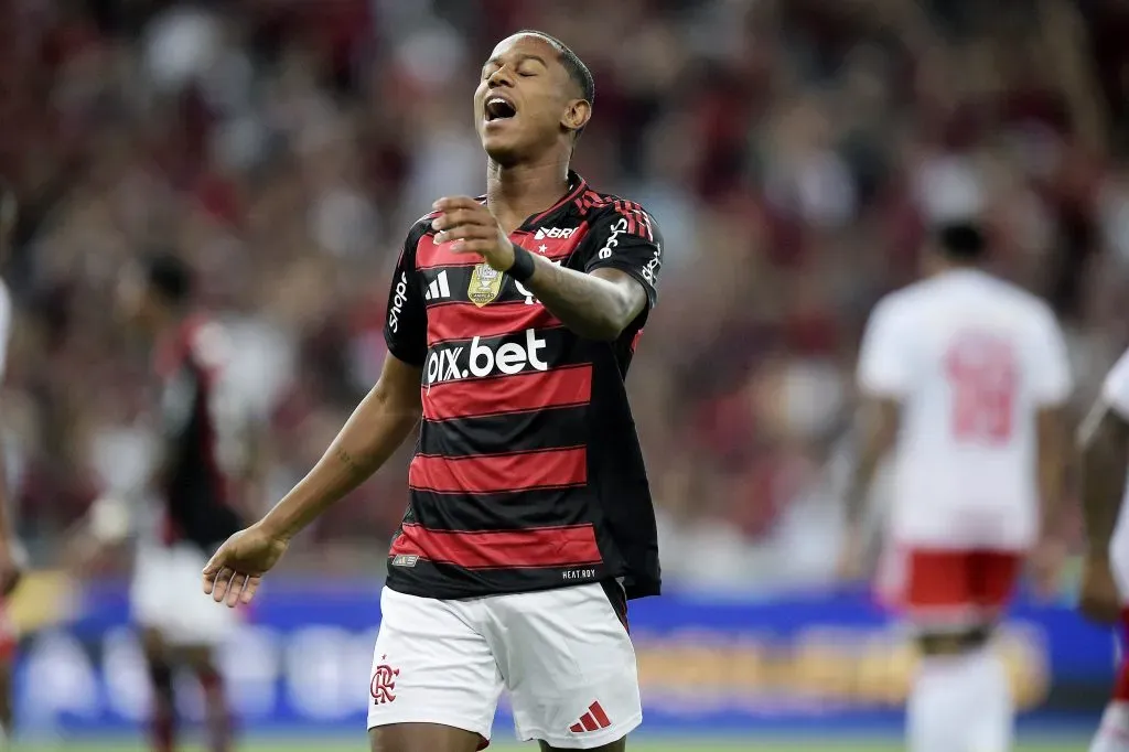 Wallace Yan na partida contra o Internacional. Foto: Alexandre Loureiro/AGIF