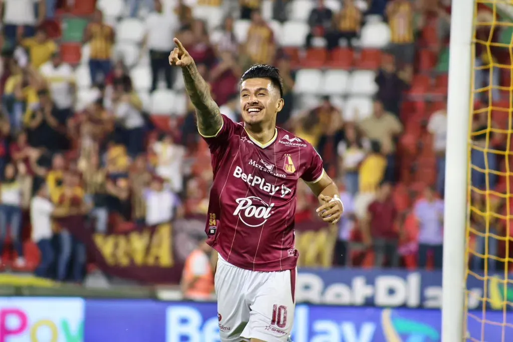 Yeison Guzmán festejando su gol. Foto: Deportes Tolima.