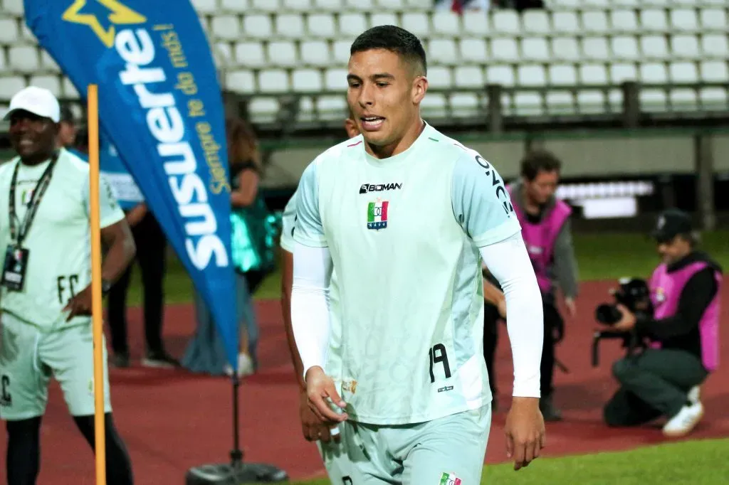 Mateo García del Once Caldas ante Santa Fe por la Liga BetPlay DIMAYOR I 2024. Foto: VizzorImage / Miguel Marin.