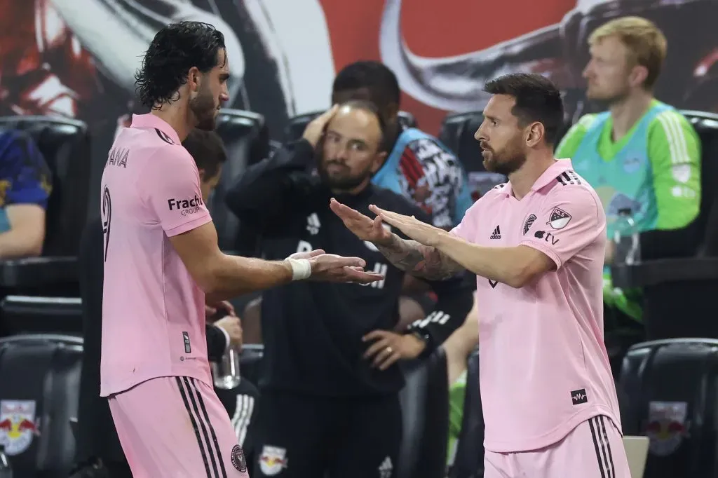 Leonardo Campana junto a Lionel Messi en Inter Miami. Getty Images.