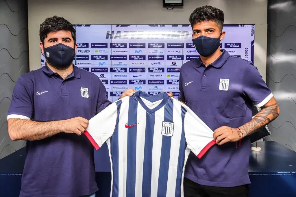 El día de presentación de Piero Vivanco en Alianza Lima. (Foto: Twitter).