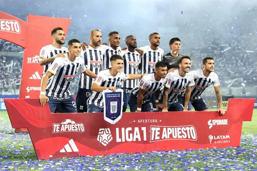 Alianza Lima en su último once titular. (Foto: IMAGO).