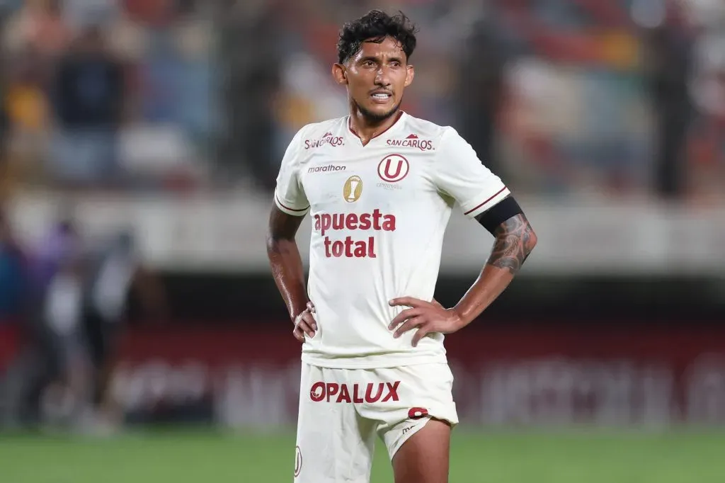 Christofer Gonzales Universitario Perú