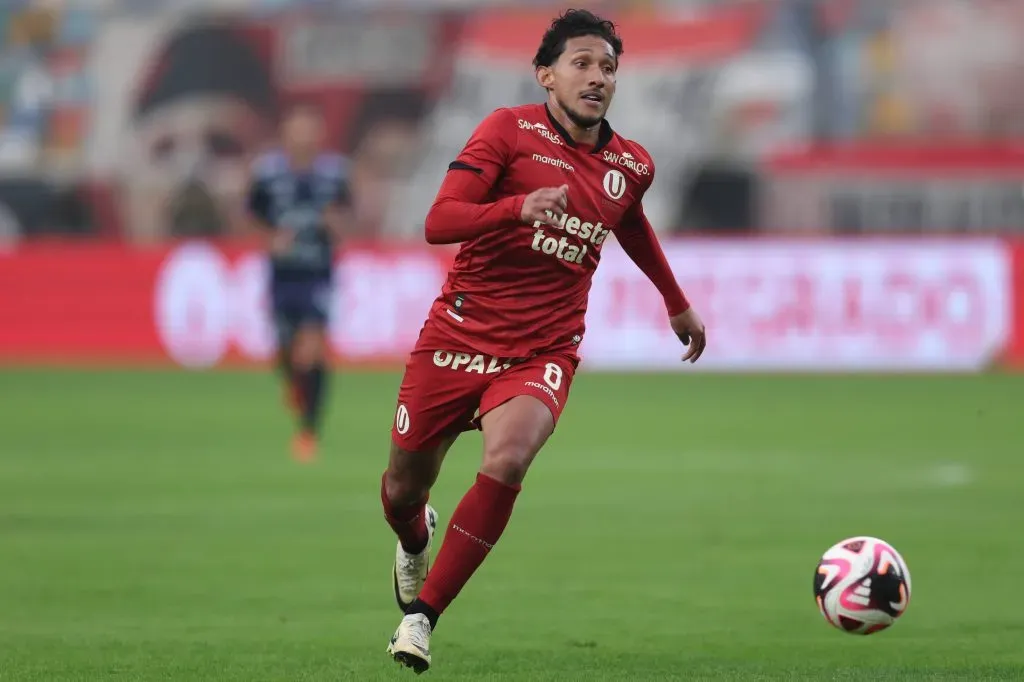 Christofer Gonzáles jugando en Universitario de Deportes. (Foto: IMAGO).