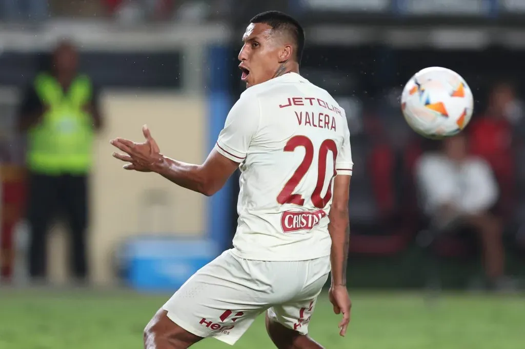 Alex Valera jugando por Universitario de Deportes. (Foto: IMAGO).