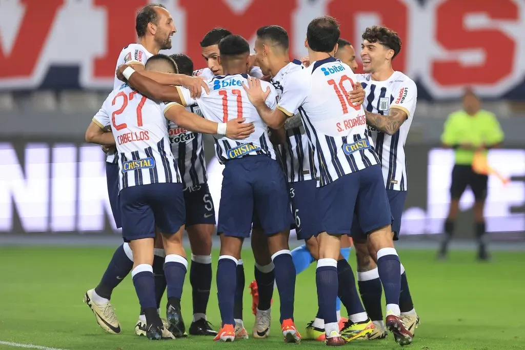 Jesús Castillo celebrando en Alianza Lima. (Foto: IMAGO).