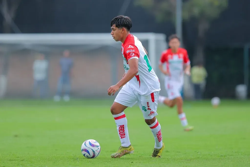 Juan Carlos Cortéz firma con Sevilla hasta 2027