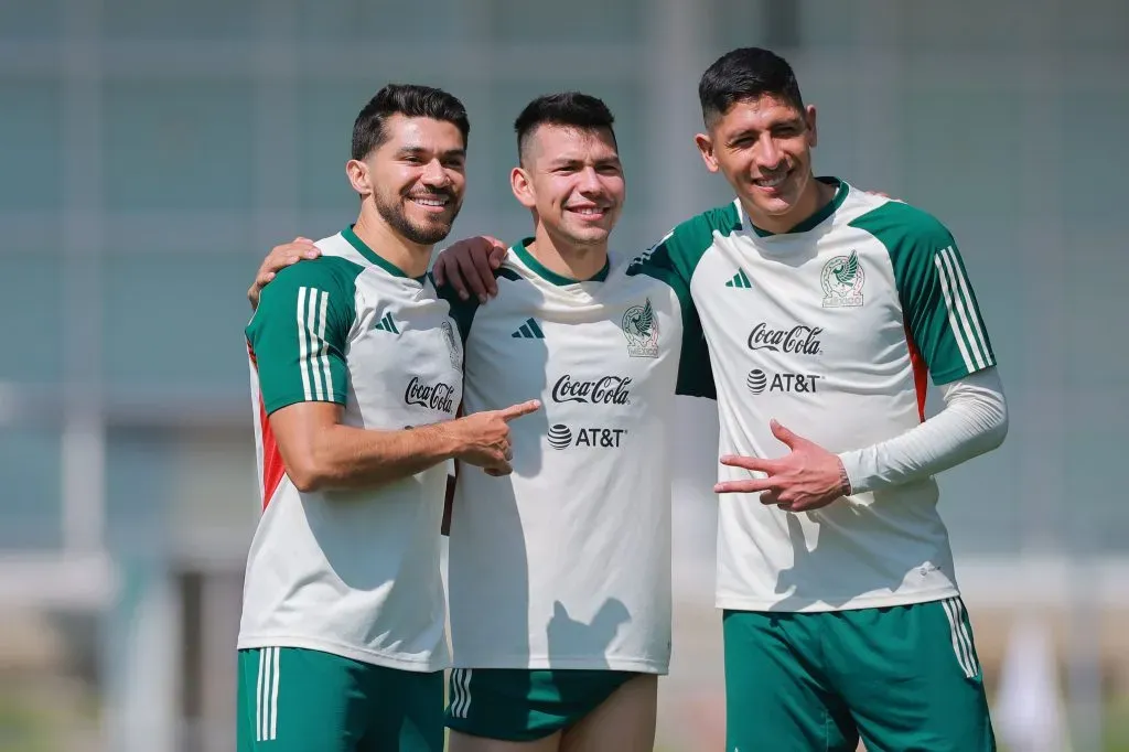 Henry Martín se despega de Chucky Lozano y Edson Álvarez