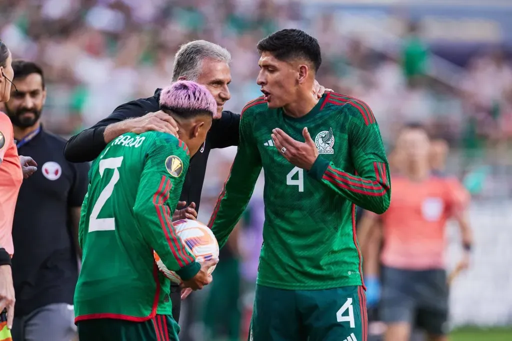 Julián Araujo junto a Edson Álvarez enla Selección Mexicana. (Imago)