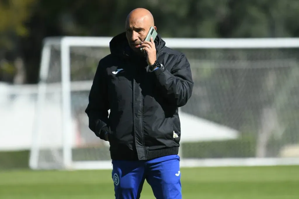 Ahora, Óscar Pérez podría quedarse como director deportivo. (Imago 7)