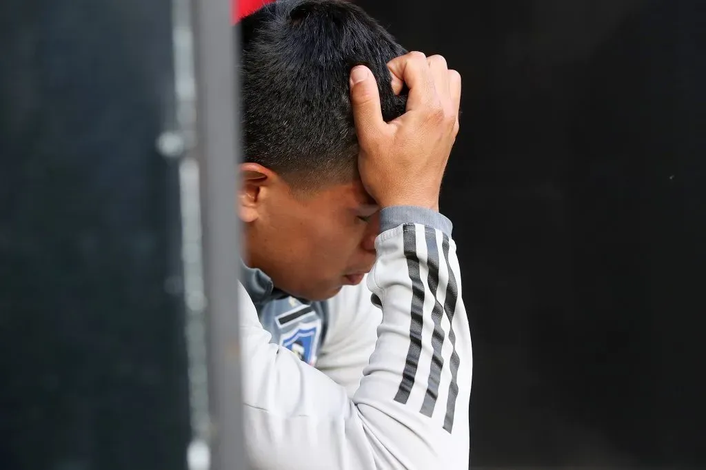 Esteban Pavez vio con tristeza el partido de Colo Colo. | Imagen: Photosport