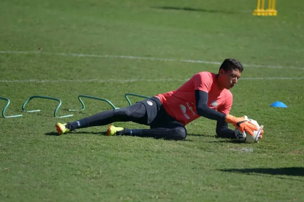 Lezcano se destaca en el Santos Guápiles.