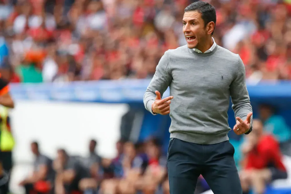 Jaime Lozano coach of Necaxa during the 17th round match between Atlas. (Photo by Refugio Ruiz/Getty Images)