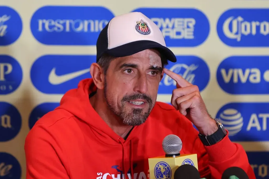 Paunovic explicó por qué tiene una herida en la ceja para evitar especulaciones sobre el Clásico – Imago 7