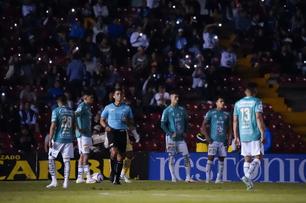 León festeja su triunfo ante los Gallos de Querétaro en la jornada 10 del torneo Apertura 2023. Foto: Imago7