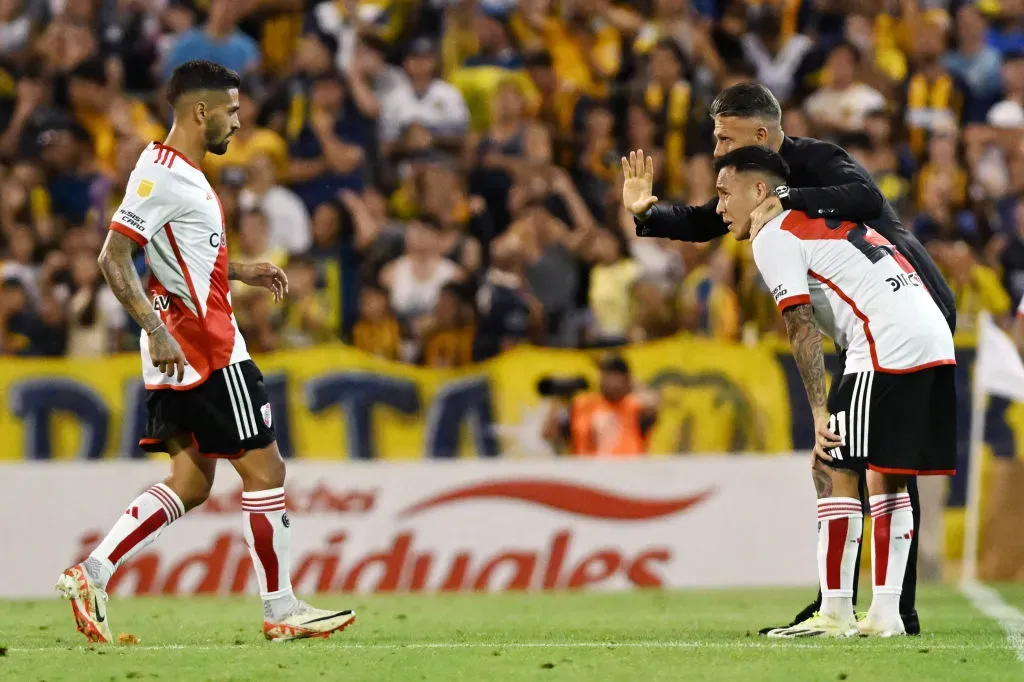 Demichelis con Barco y Lanzini durante la caída ante Rosario Central. (Getty)