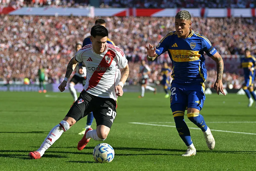 Ayrton Costa jugó el último Superclásico ante River. (Getty)