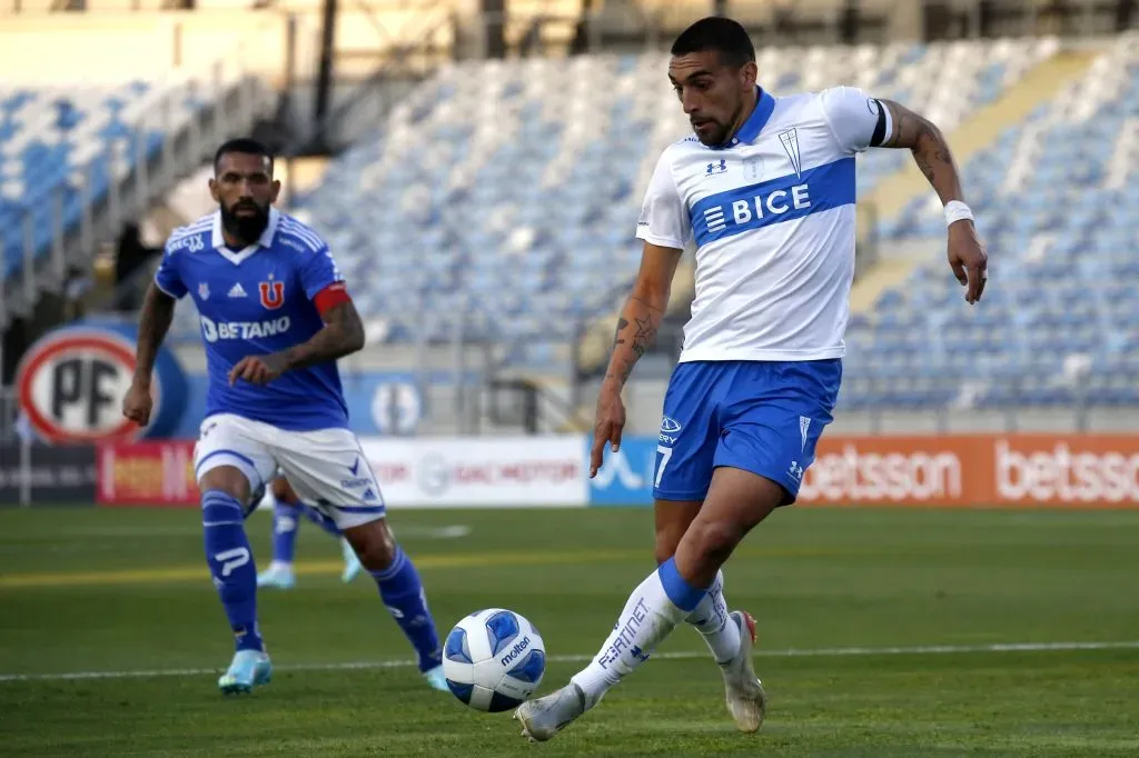 ¿Se sumará Branco Ampuero a Ronnie Fernández y Beñat San José en el Bolívar? Por ahora, sigue en la UC… (André Piña/Photosport).