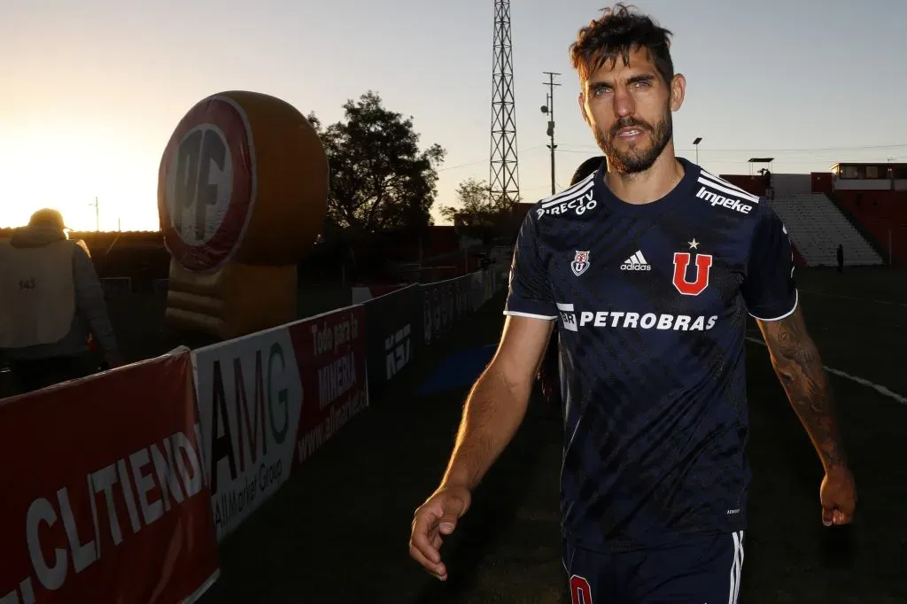 La programación de la fecha 19 trae, entre varios partidazos, el reencuentro de Joaquín Larrivey con la U. Foto: Photosport.