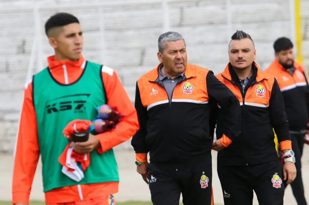 Al mando de Gustavo Huerta, Cobresal es líder del torneo con 42 puntos (Photosport)