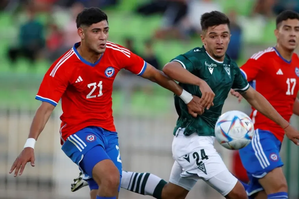 Vicente Concha jugando para la Selección Chilena Sub 23 (Photosport)