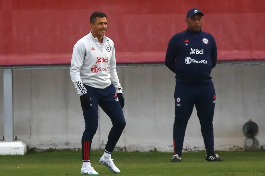 Alexis presente en los entrenamientos de La Roja en Pinto Durán (Photosport)
