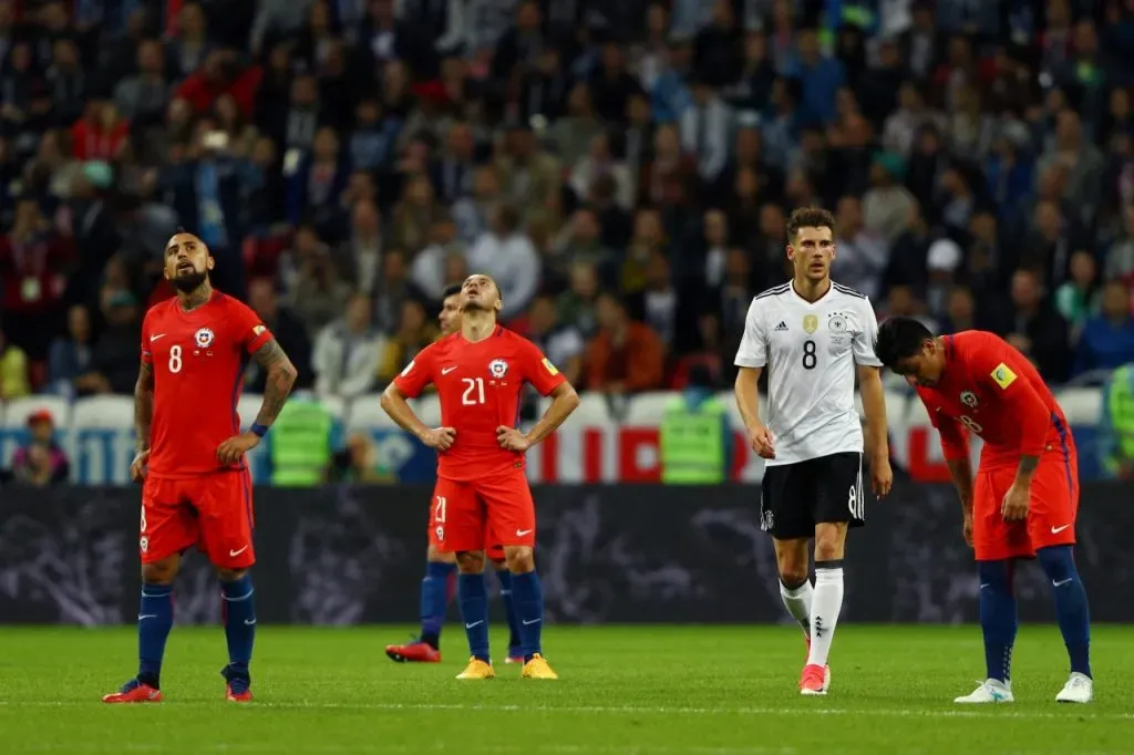 Marcelo Díaz y Arturo Vidal en final de Copa Confederaciones 2017 (Getty Images)