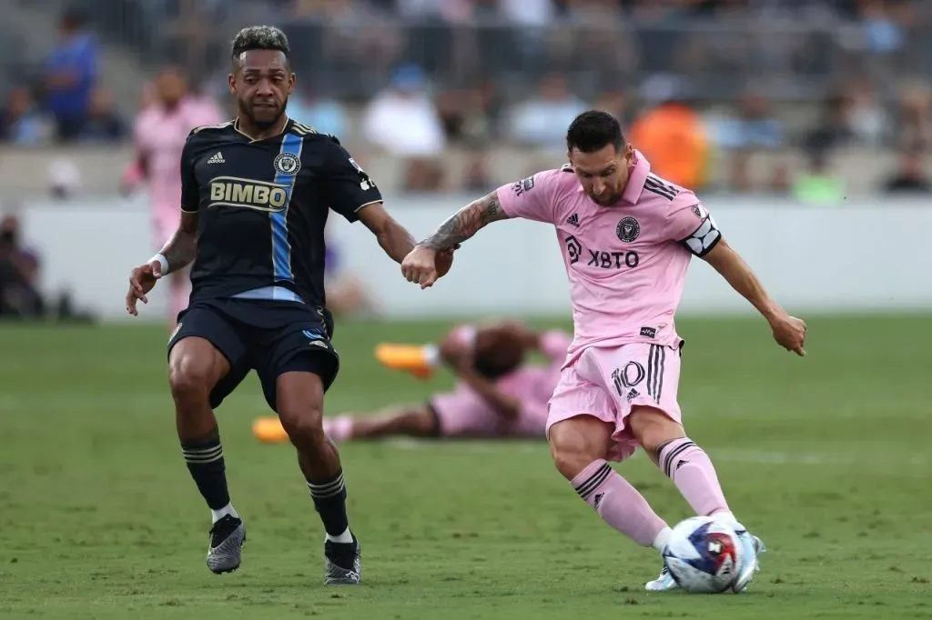 El “bulto” que se le hace a Messi en su short (Getty Images)